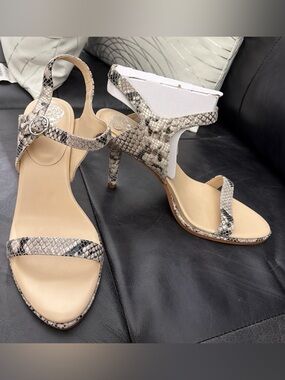 Snake-Print Leather Heels – Neutral